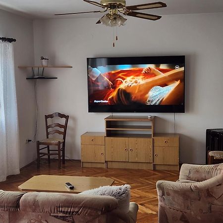 Apartmani Mazzarolli Jadranovo Exteriör bild