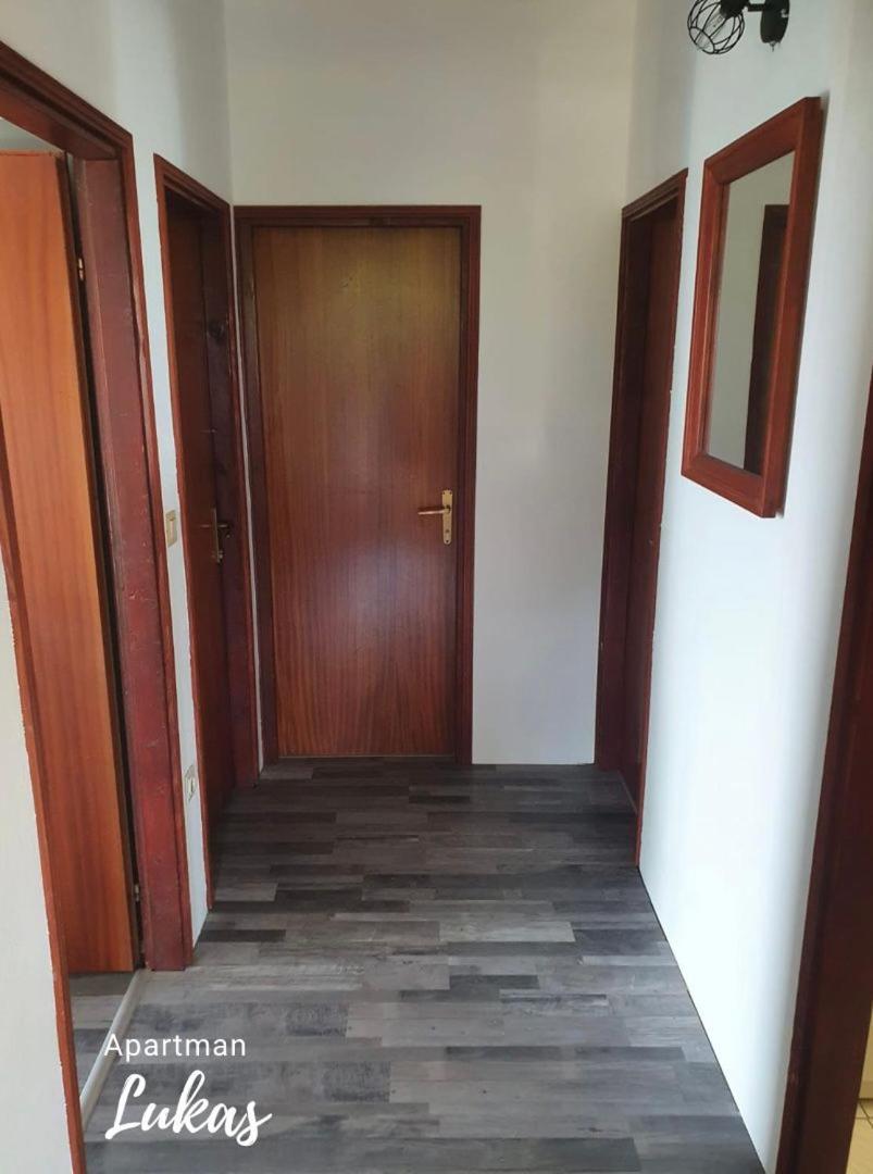 Apartmani Mazzarolli Jadranovo Rum bild